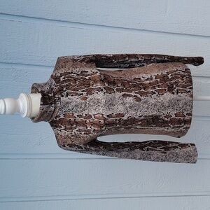 ZARA BASIC Snake Print Longsleeve Turtleneck Sz M